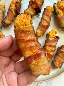 smoked jalapeno poppers wrapped in bacon