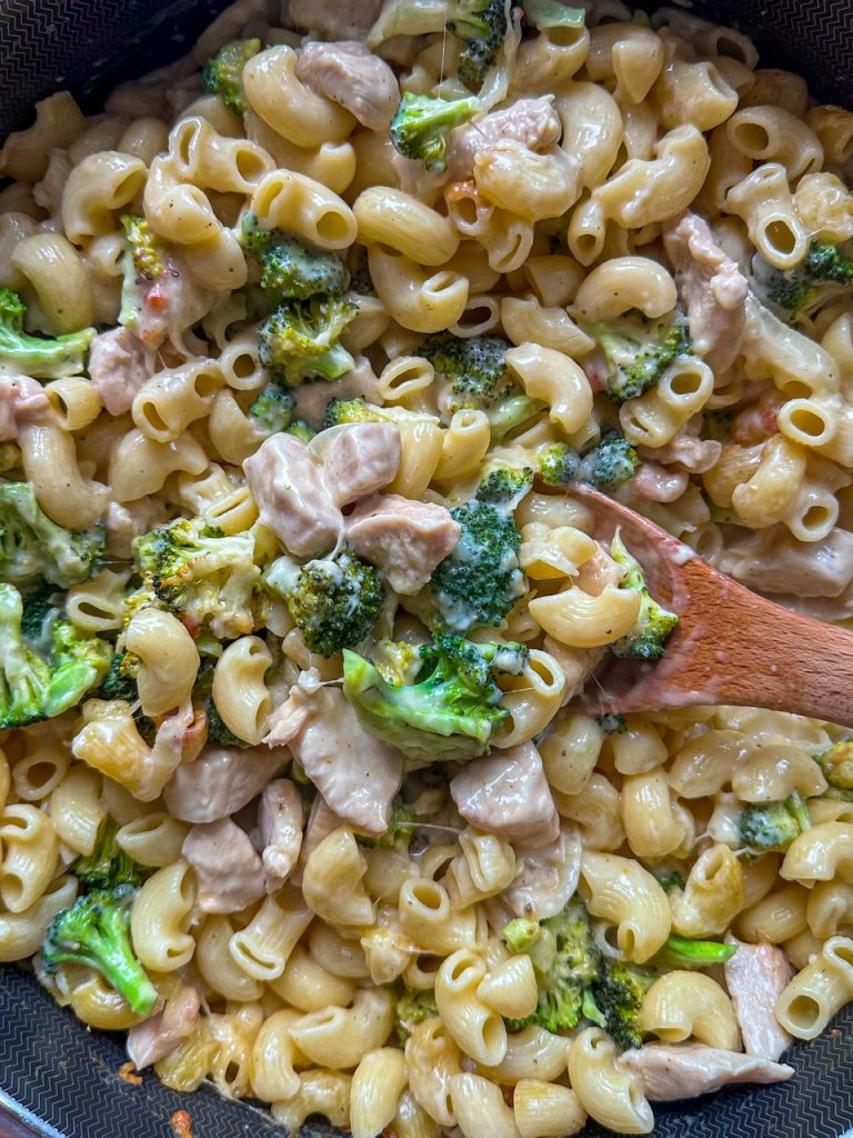 baked chicken and broccoli alfredo